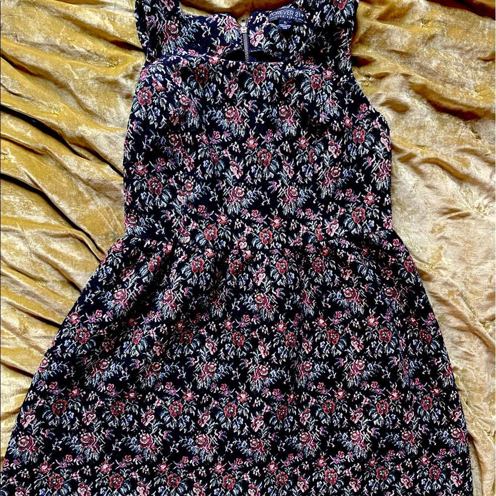 PLUS SIZE FLORAL CARPET MIDI DRESS size xl